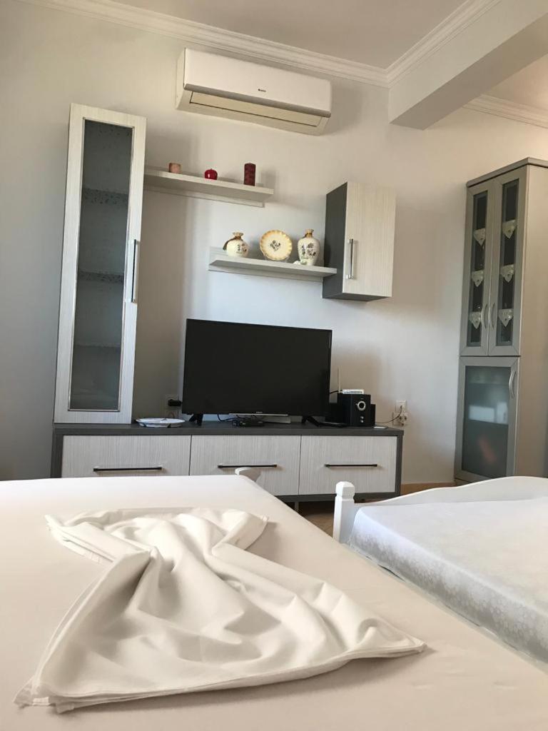 Alfa Apartaments Sarandë Esterno foto