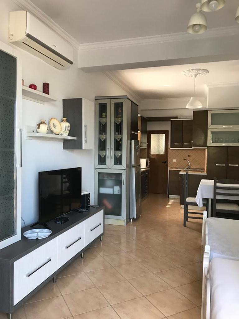 Alfa Apartaments Sarandë Esterno foto