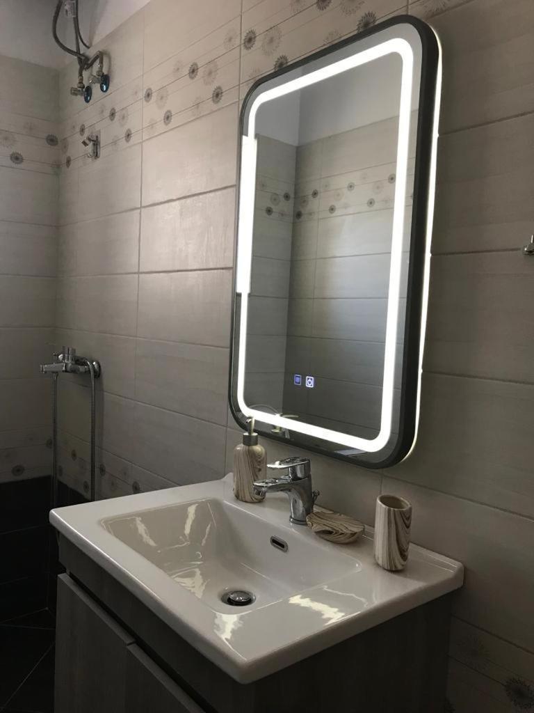Alfa Apartaments Sarandë Esterno foto